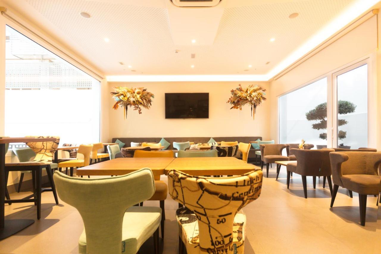 Urban A+++ Hotel Tres Cantos Ngoại thất bức ảnh